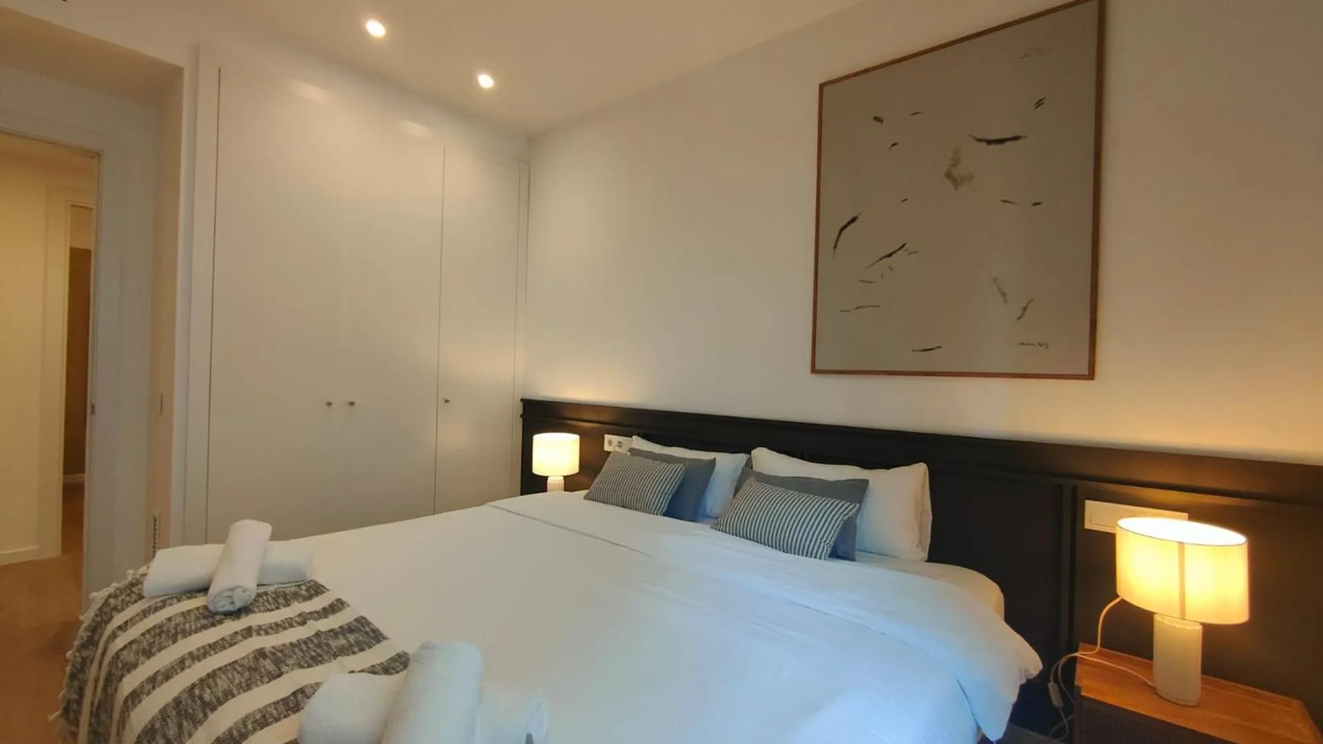 Luxury 4Br With Balcony Apartment Barcelona Spain