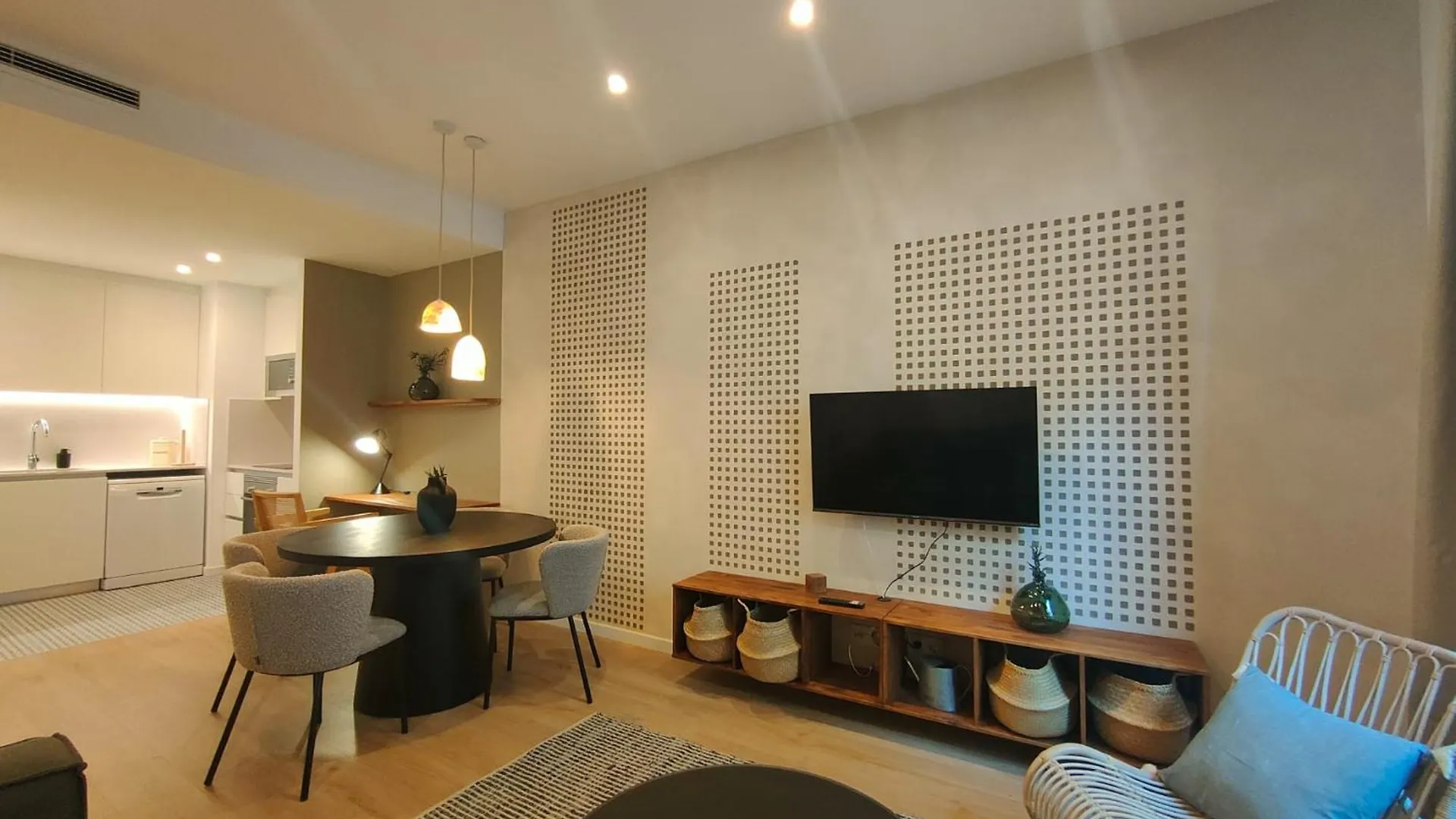 Luxury 4Br With Balcony Apartment Barcelona 0*,